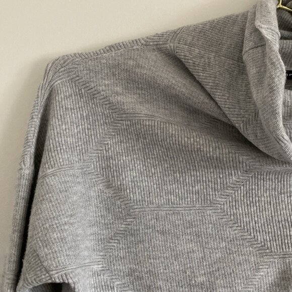 SOLD Sarah pacini Crop Funnel Neck - Picture 7 of 10